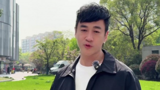 ” 《苍云诀》曝路透 虞书欣古装甜美王鹤棣冷面霸气 2021-02-24 2月24日，网曝《苍兰诀》拍摄路透，“小兰花”虞书欣魔界服装曝光，紫色长裙飘逸灵动，配上甜美笑容元气满满；“魔尊”王鹤棣一袭黑色长袍上点缀着暗金纹饰，冷面酷哥自带霸气。